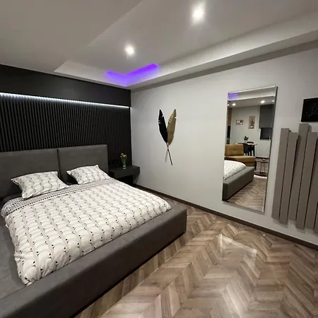 Deluxe Tirana
